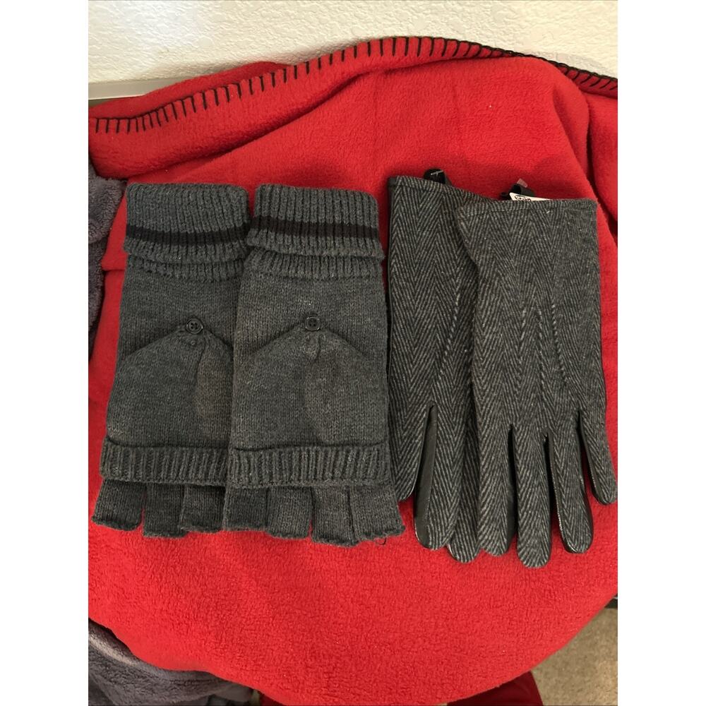 2 Pairs Of Men’s Goodfellow & Co Gloves Gray And Black New M/L